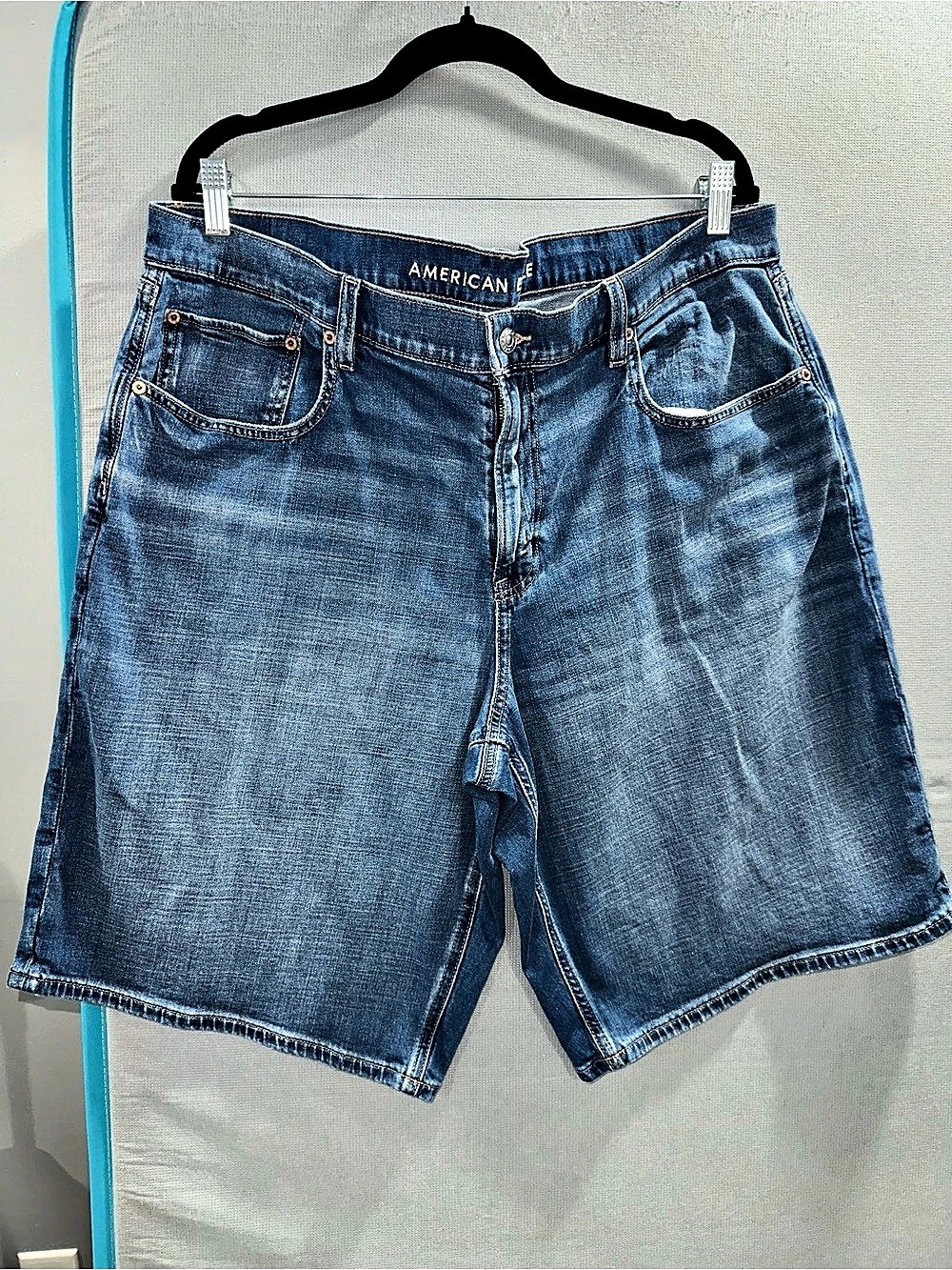 American Eagle women’s Blue Denim Jean Shorts Waist 42” inside 12” Size (18)